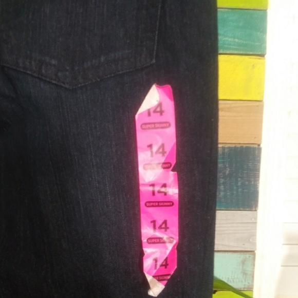 Jeans - Picture 2 of 3